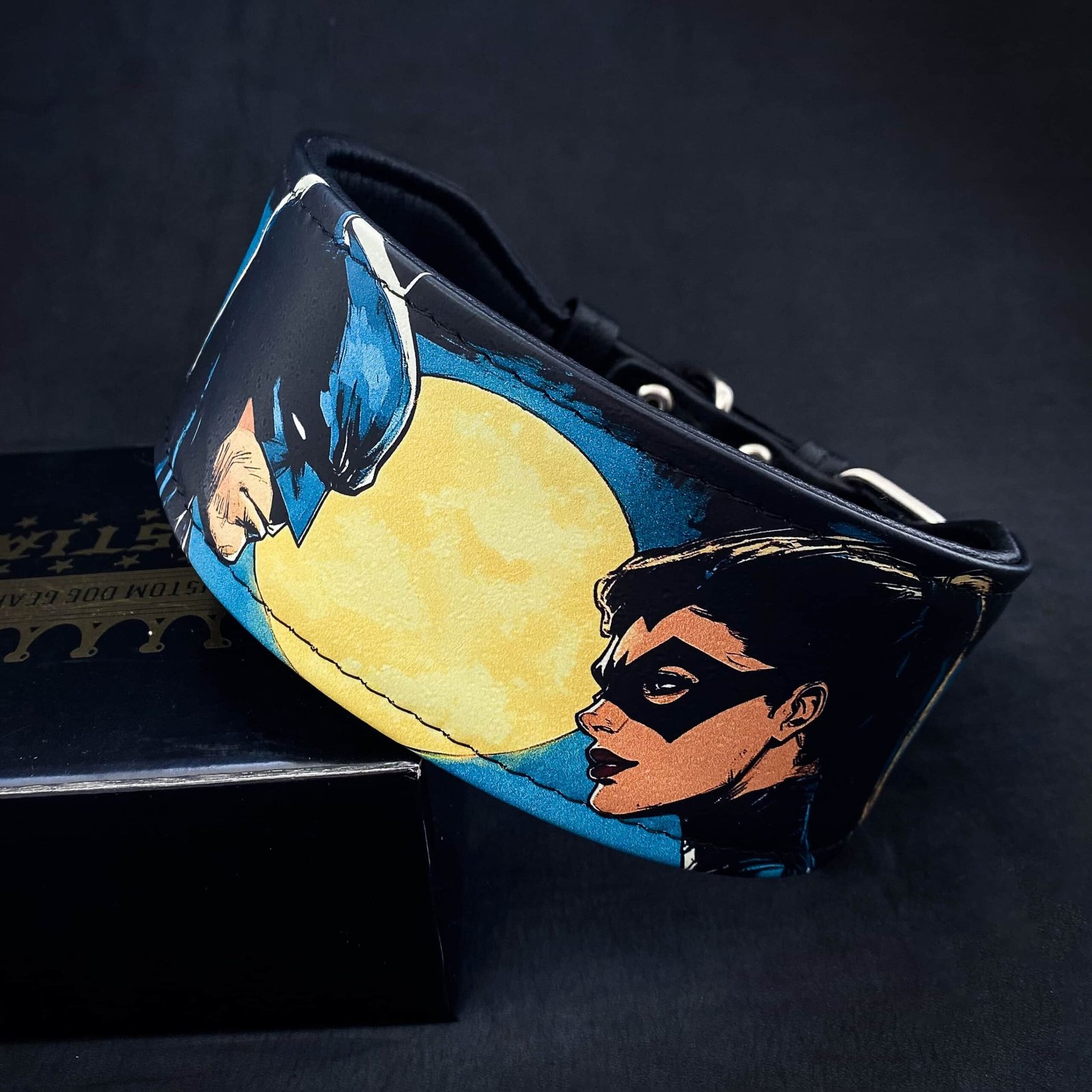 BatmanCatWoman1na1-min.jpg The BCW Limited Collar - Image 1