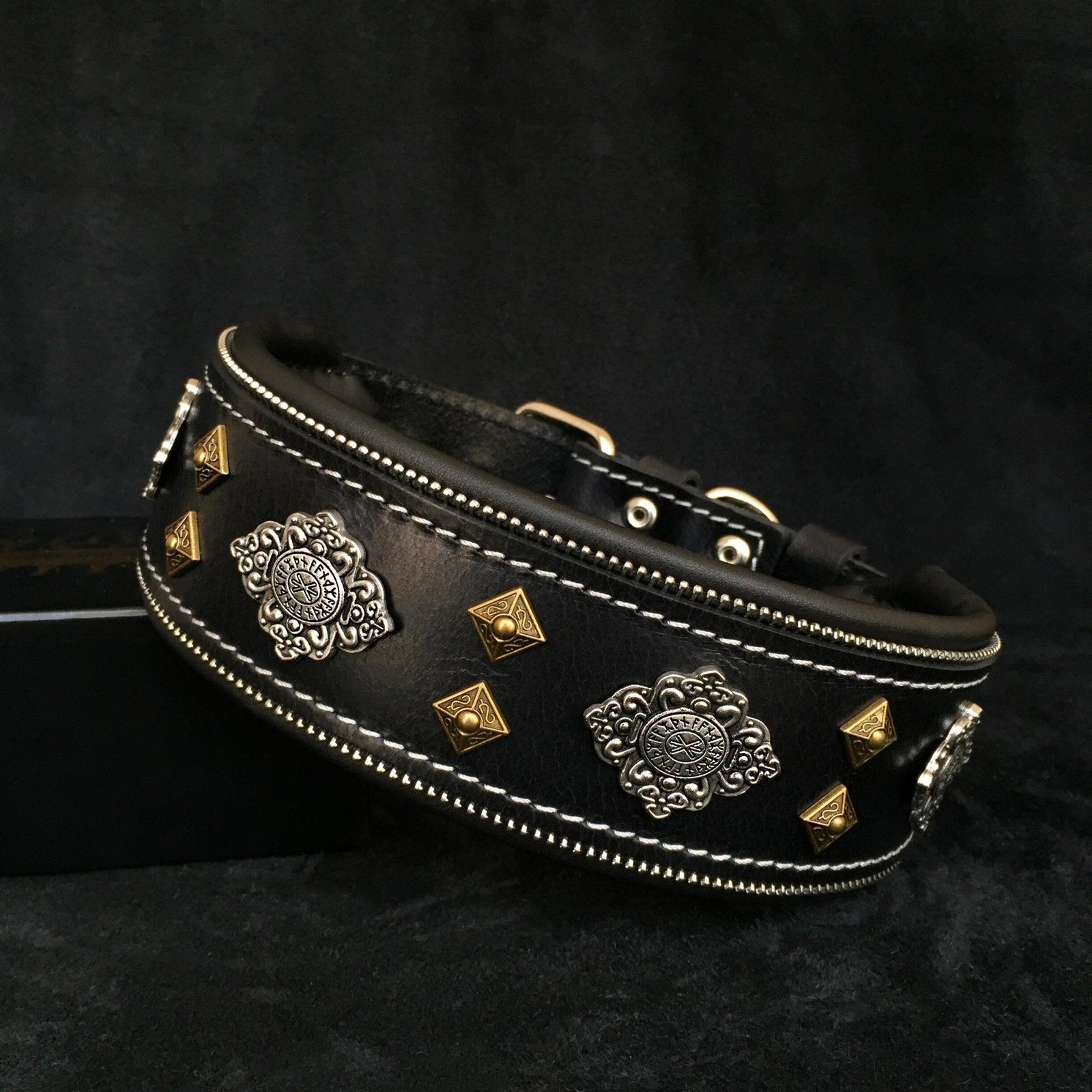 aztec-black-dog-collar-397434.jpg "Aztec" black dog collar - Image 1