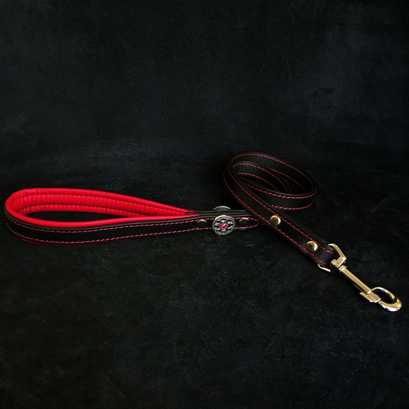 bijou-leather-lead-red-352564.jpg ''Bijou'' leather lead red - Image 1