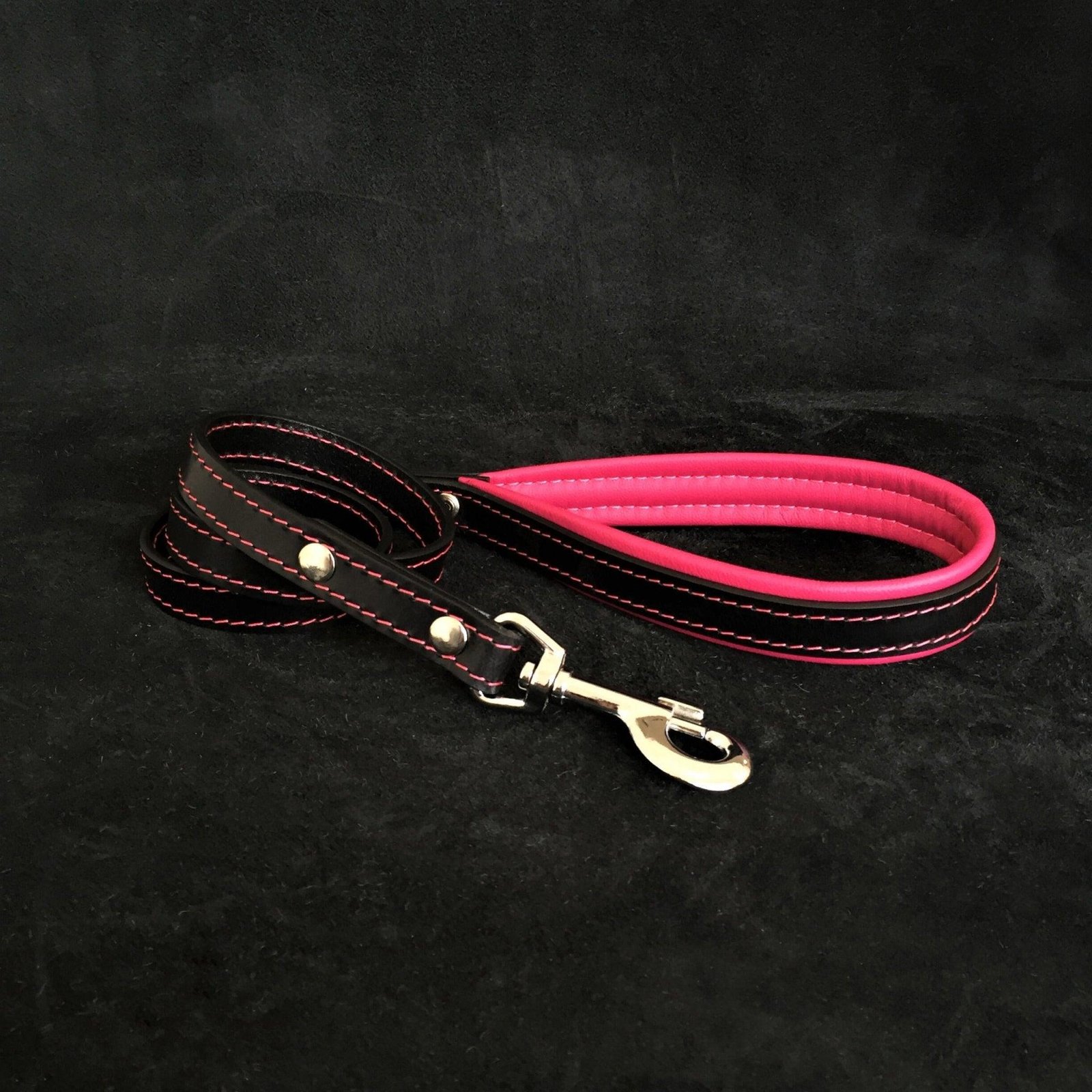 black-leather-leash-791064.jpg Black leather leash - Image 1
