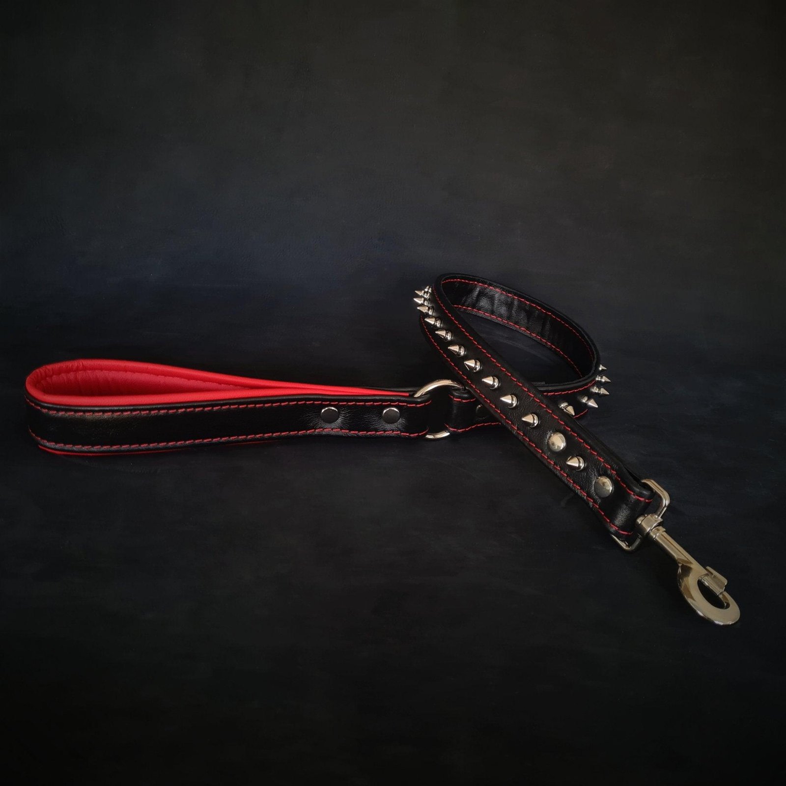 black-soft-leather-short-spiked-leash-521839.jpg Black soft leather short spiked leash - Image 1
