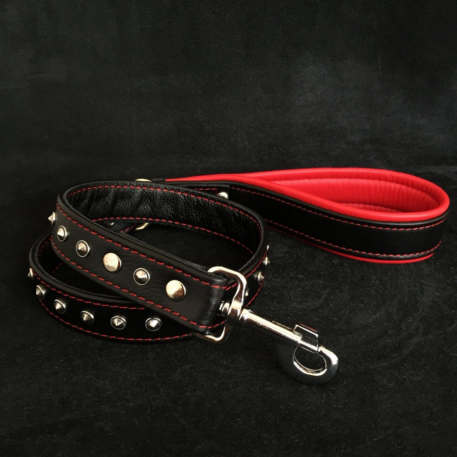 black-soft-leather-studded-leash-446919.jpg Black soft leather studded leash - Image 1