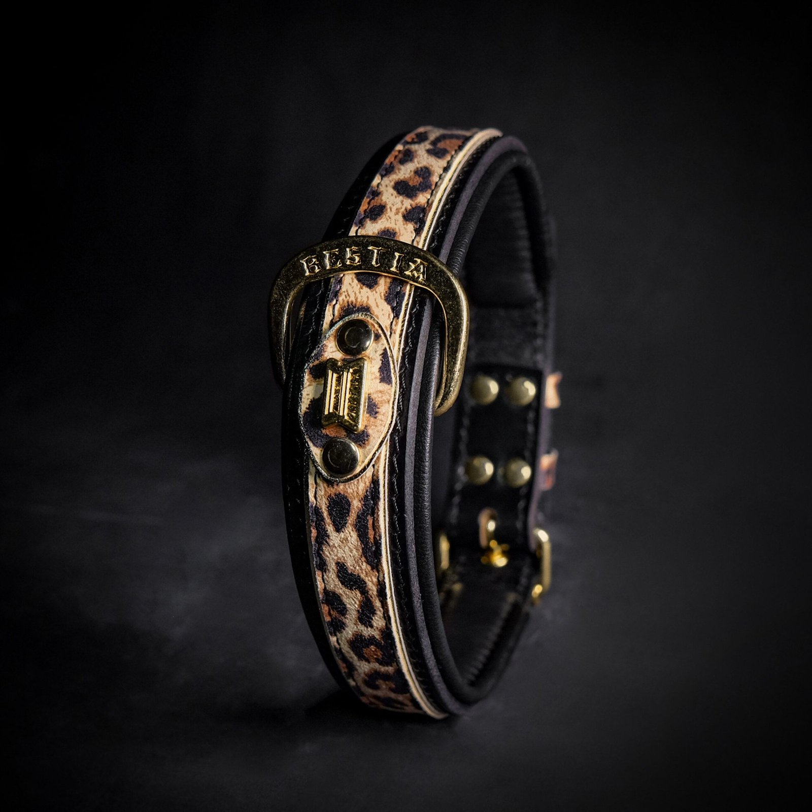 finDSCF7482compressed.jpg The Leopard Collar - Image 1
