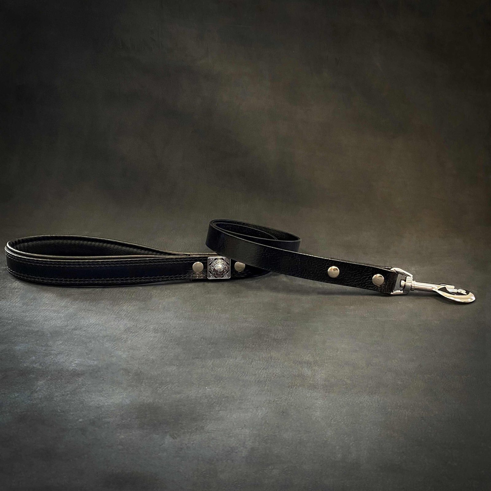 image00039_c5d578ae-ffda-469b-87c8-10af1aca2cc8.jpg The "Eros" Leash 1 inch wide Black - Image 1