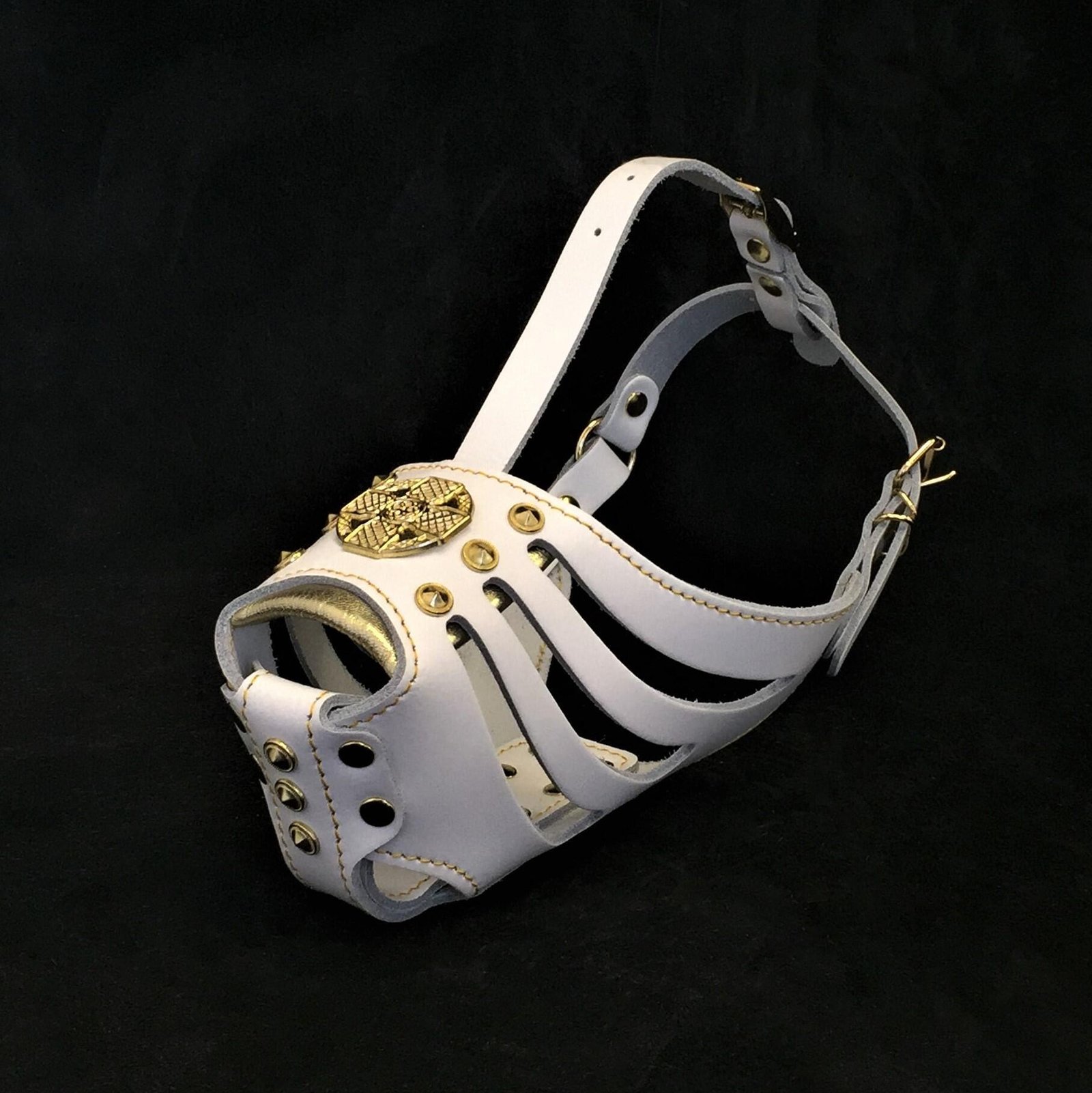 maximus-basket-muzzle-white-gold-918157.jpg ''Maximus'' Basket Muzzle White & Gold - Image 1