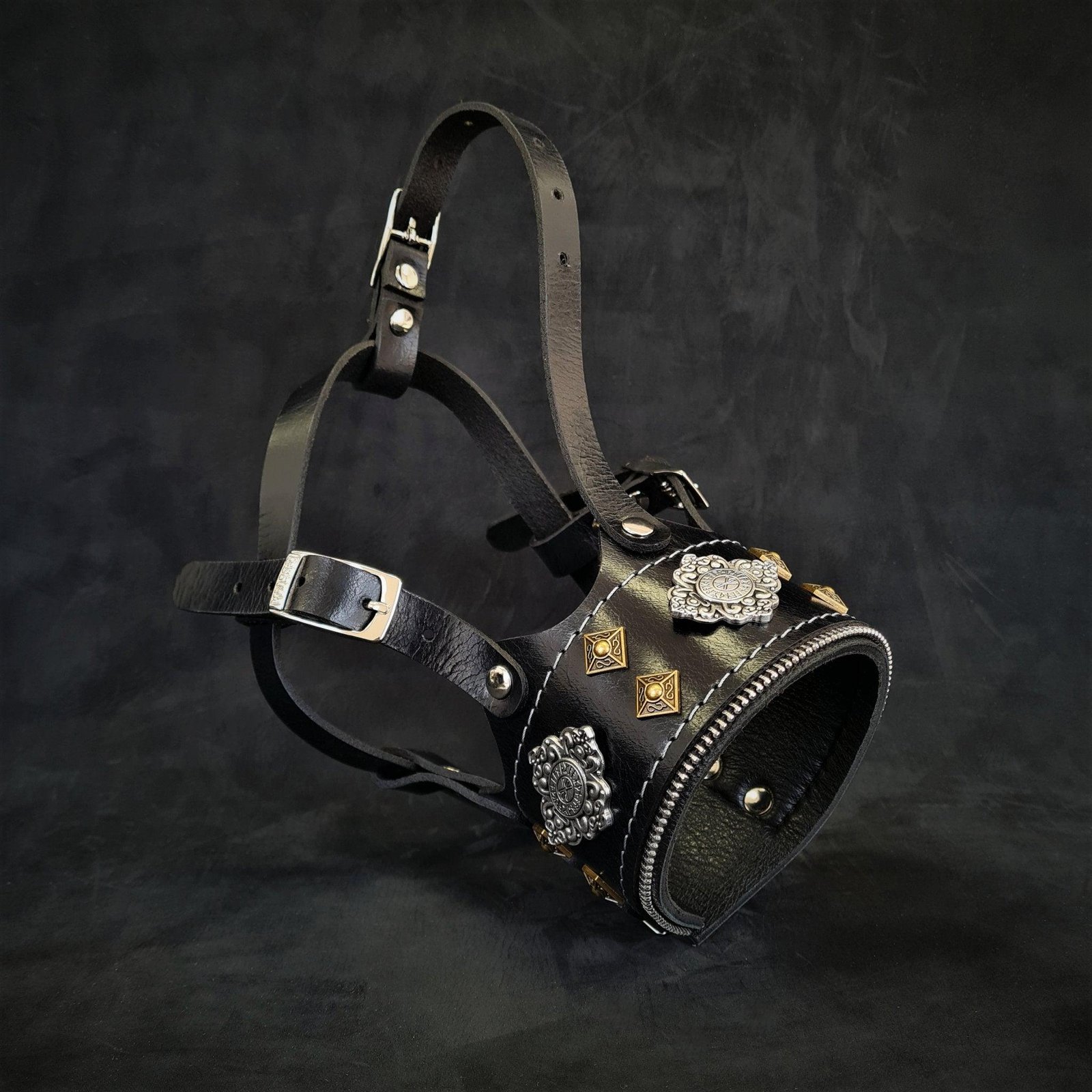 the-aztec-leather-muzzle-black-735722.jpg The "Aztec" leather muzzle BLACK - Image 1