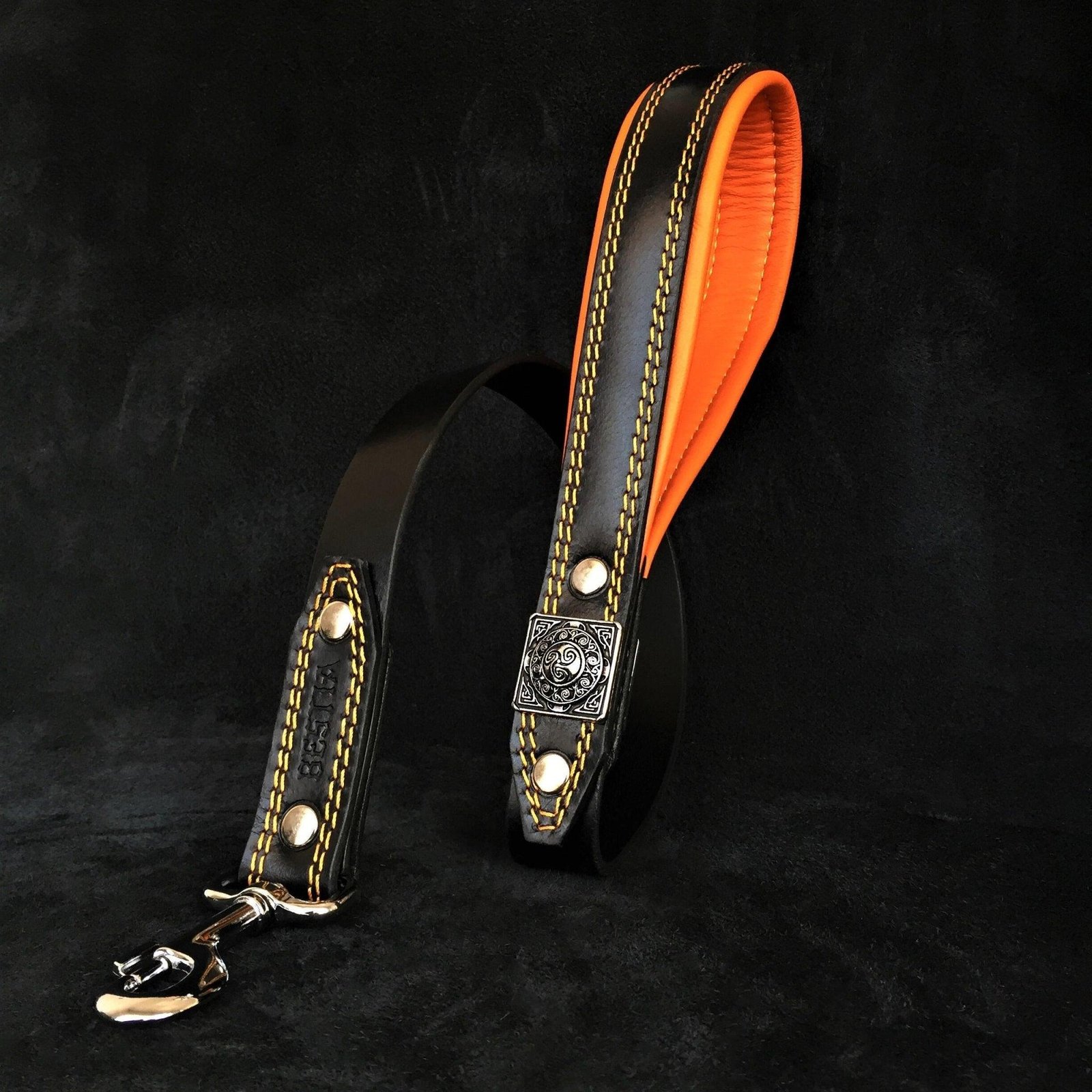 the-eros-black-orange-leash-745800.jpg The "Eros" Black & Orange leash - Image 1