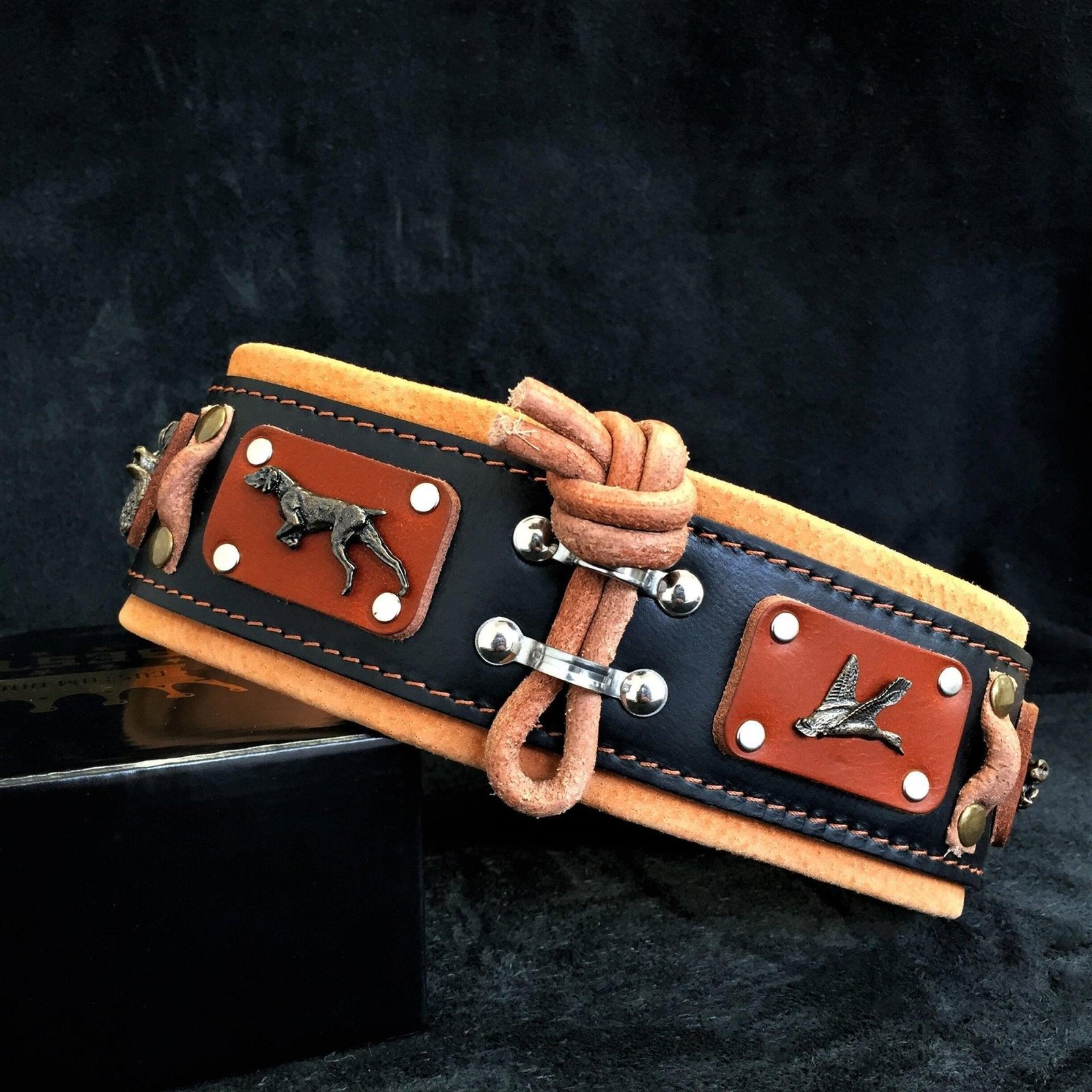 the-hunter-collar-158737.jpg The "Hunter" collar - Image 1