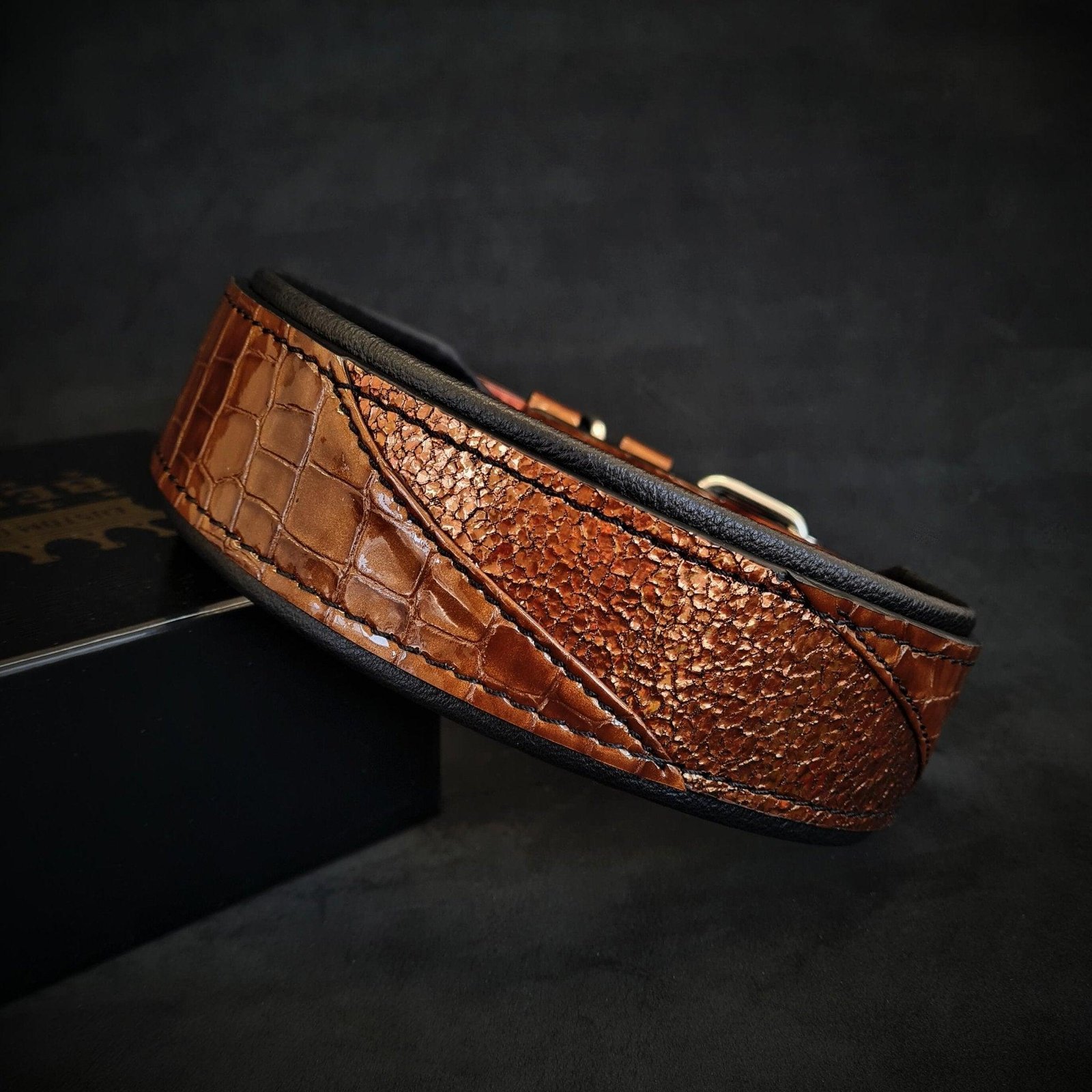 the-korona-collar-brown-284116.jpg The "Korona" collar BROWN - Image 1